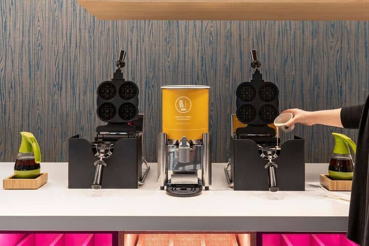 Breakfast/Coffee Service 28 of 38