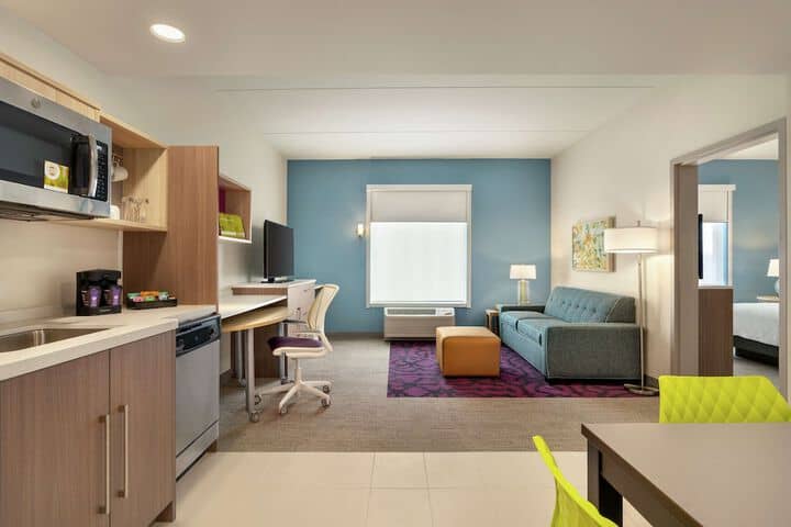 Room 6 of 38
