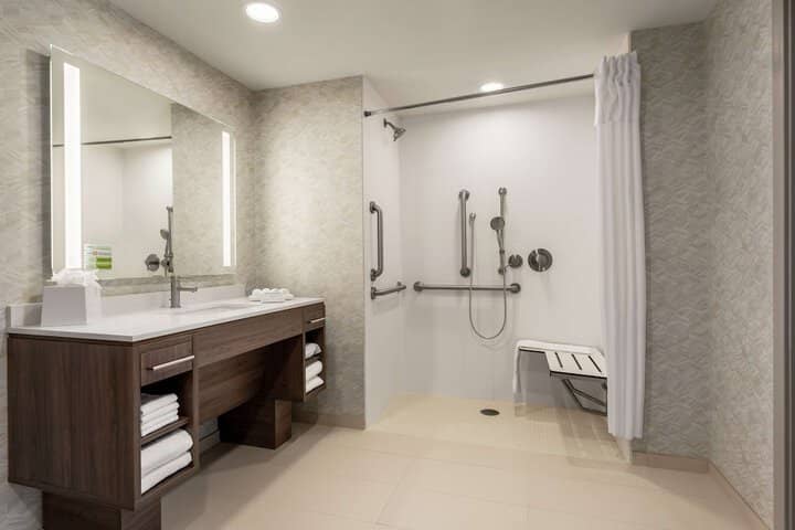 Room 19 of 38